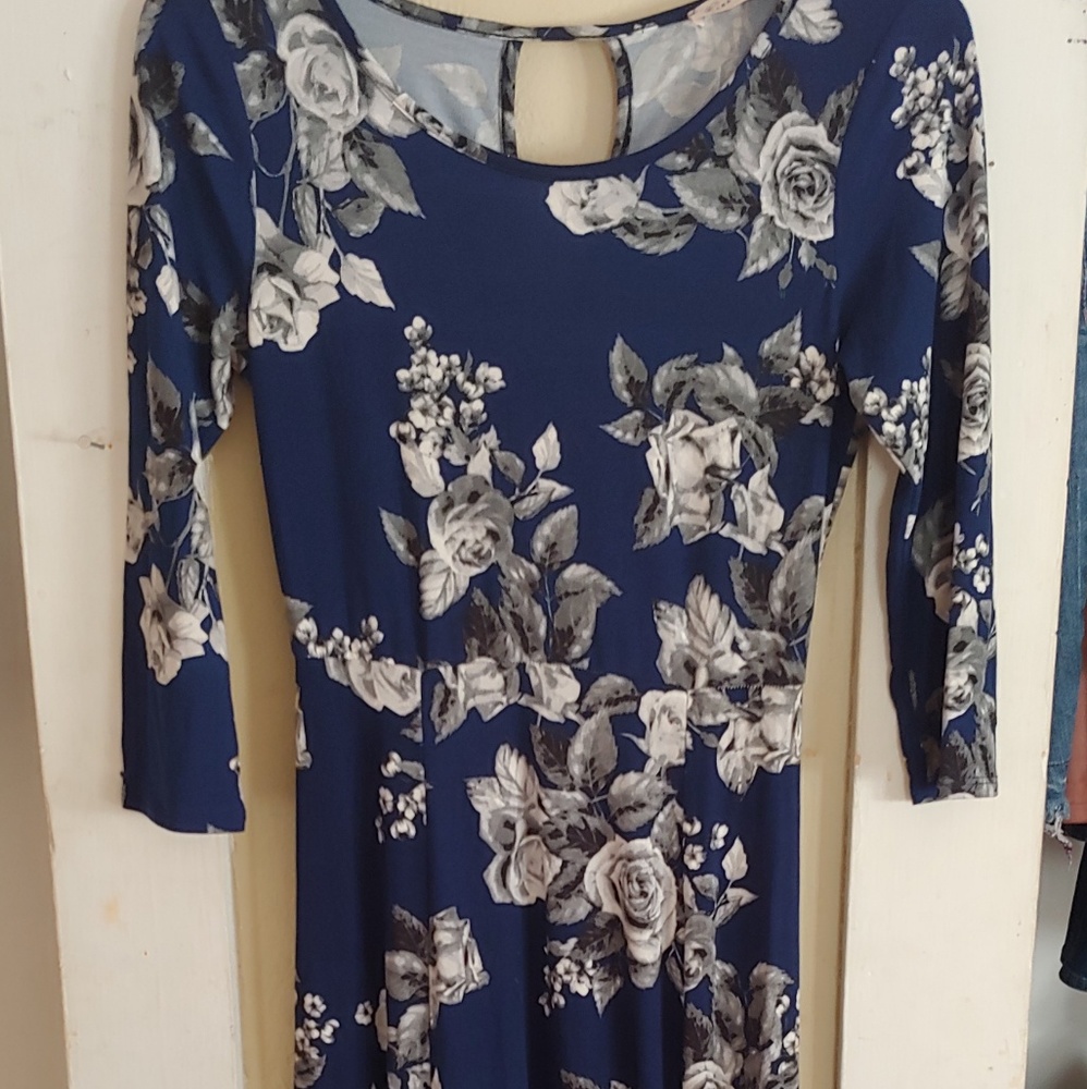Long blue maxi dress